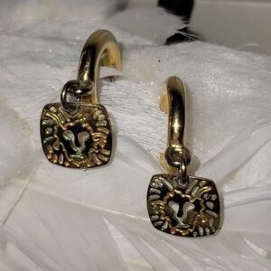 Elegant Gold and Black Women's Earrings